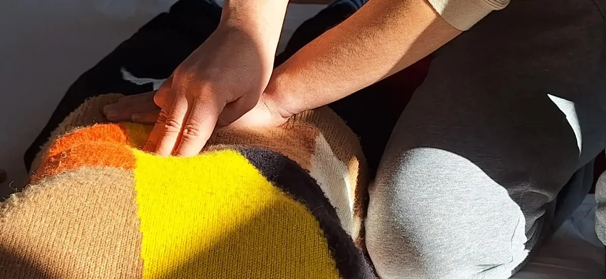 Dettaglio pressione palmare profonda